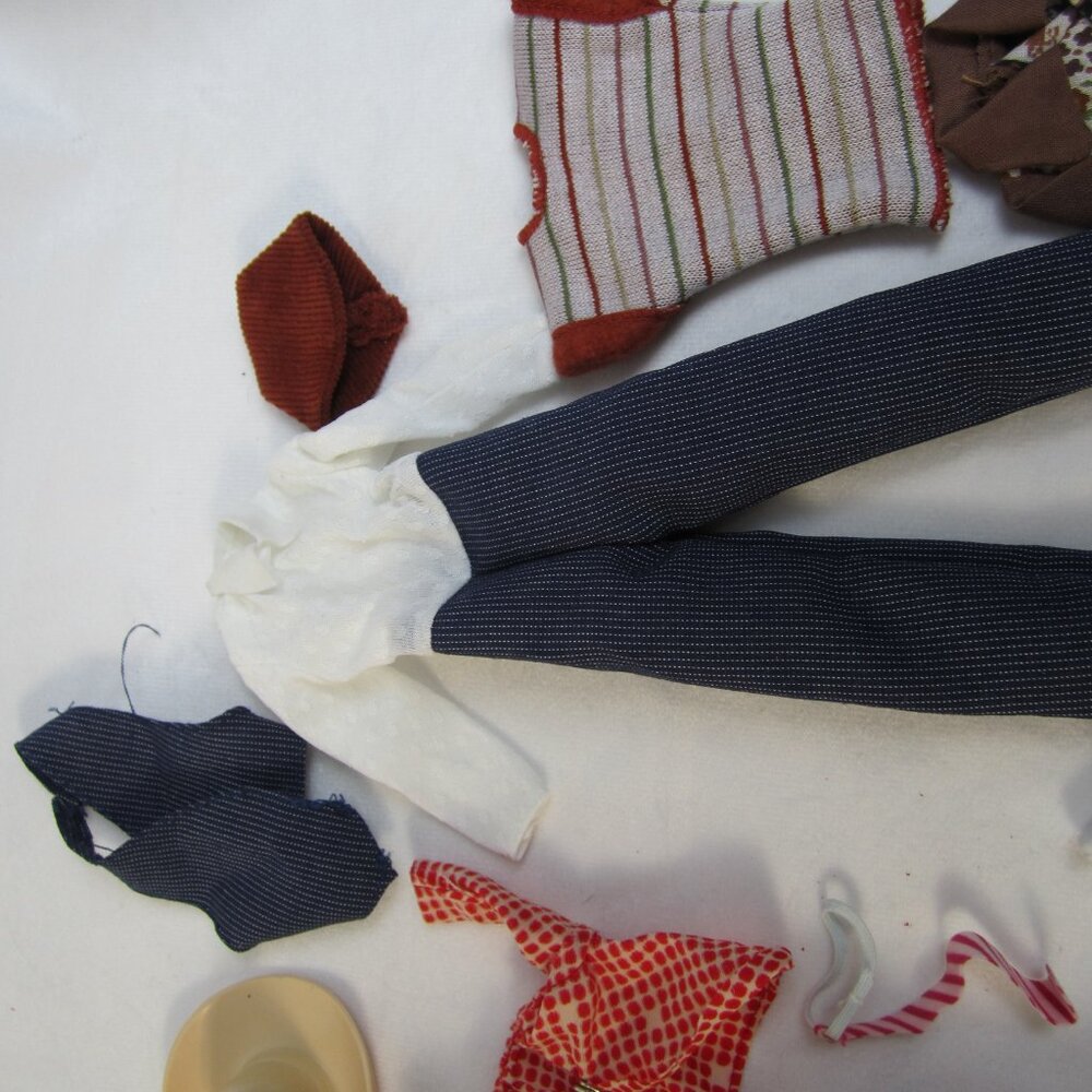 Vintage Mixed Barbie / Ken Clothes & Accessories Lot - Picture 7 of 11